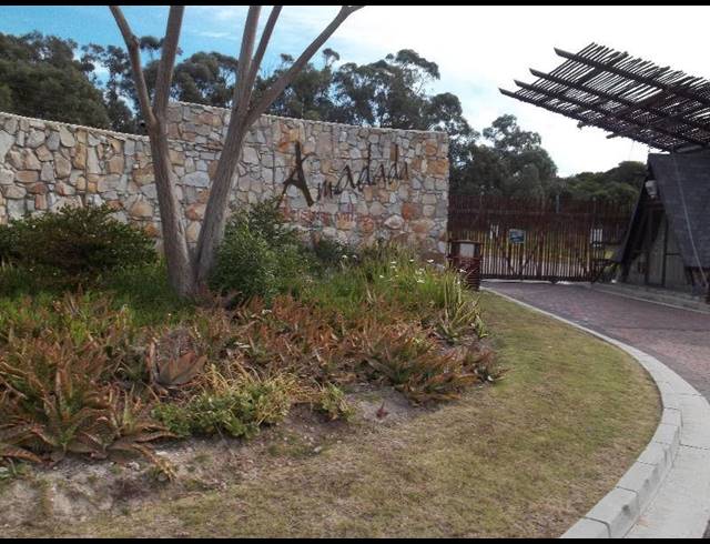 2 BEDROOM TOWNHOUSE RENTED IN SUMMERSTRAND